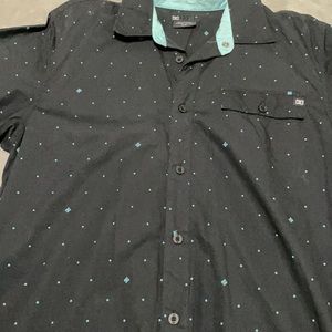 DG short sleeve shirt medium (item17)